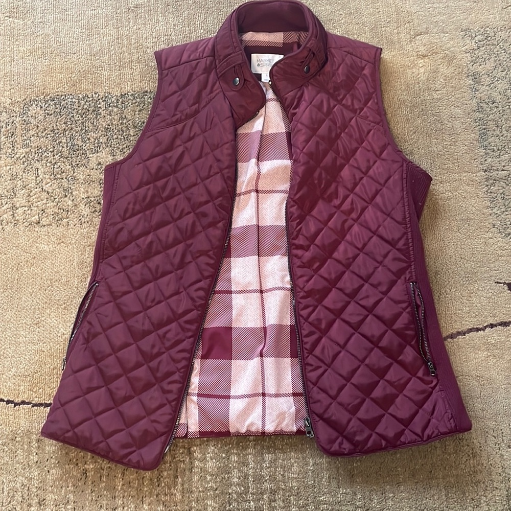 Market & Spruce vest